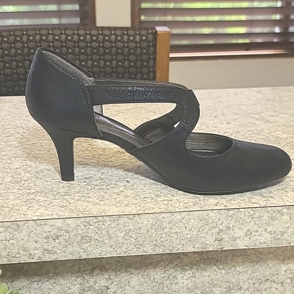 Life Stride Soft System Stylish Black Women's Shoes - Picture 6 of 9